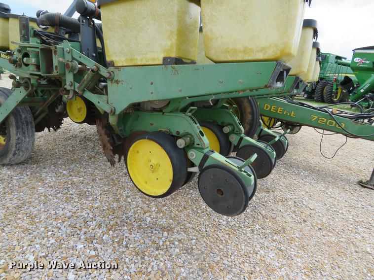 image for item DE8056 John Deere 7200 Max Emerge 2 planter