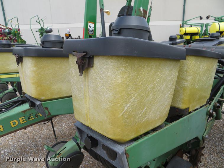 image for item DE8056 John Deere 7200 Max Emerge 2 planter