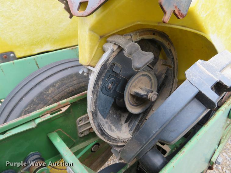 image for item DE8056 John Deere 7200 Max Emerge 2 planter