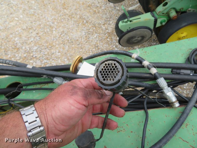 image for item DE8056 John Deere 7200 Max Emerge 2 planter