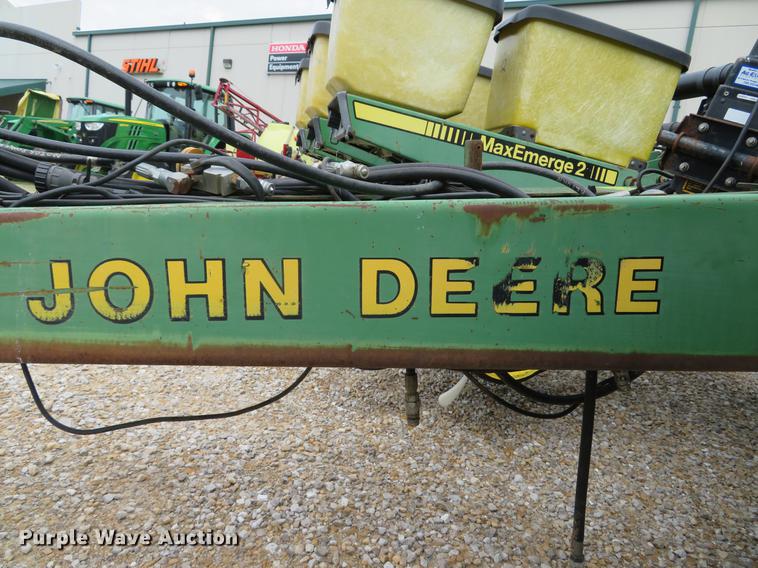 image for item DE8056 John Deere 7200 Max Emerge 2 planter