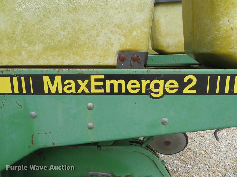 image for item DE8056 John Deere 7200 Max Emerge 2 planter