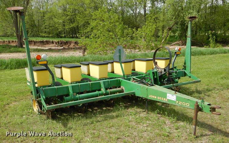 image for item DE8384 John Deere 7200 Max Emerge 2 planter