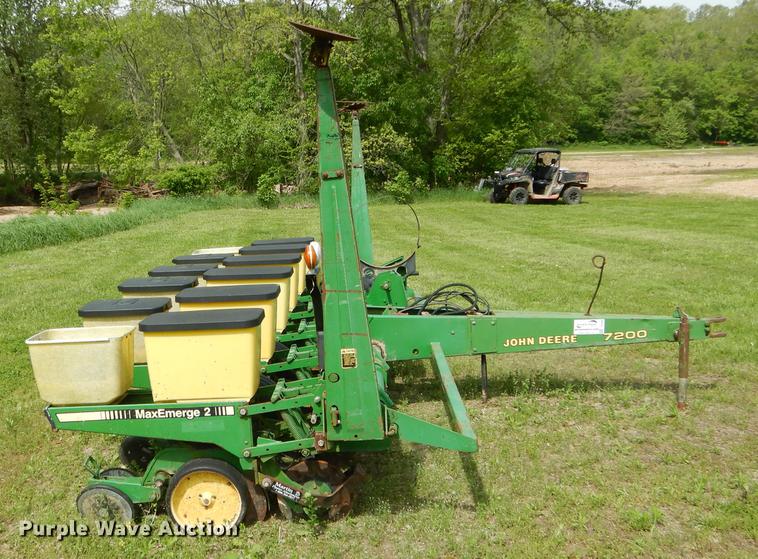 image for item DE8384 John Deere 7200 Max Emerge 2 planter