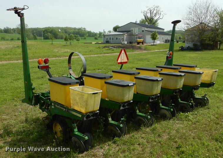 image for item DE8384 John Deere 7200 Max Emerge 2 planter