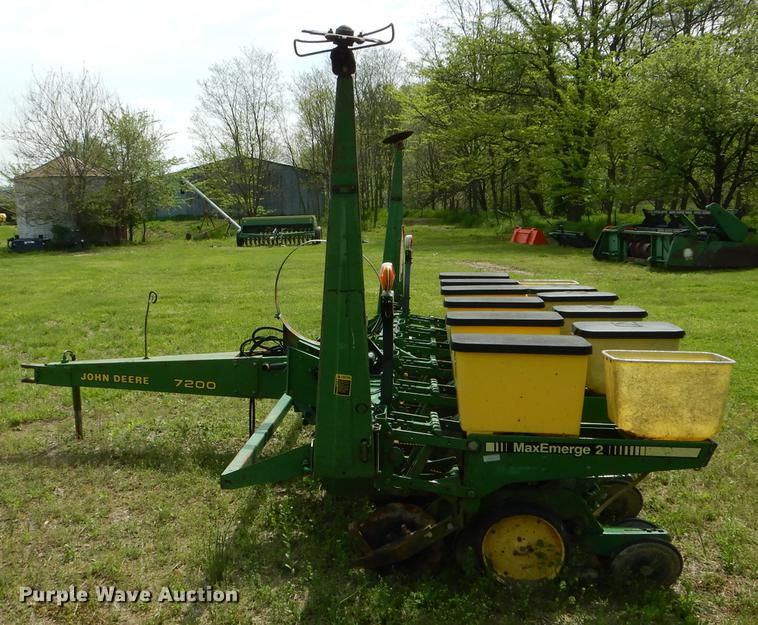 image for item DE8384 John Deere 7200 Max Emerge 2 planter