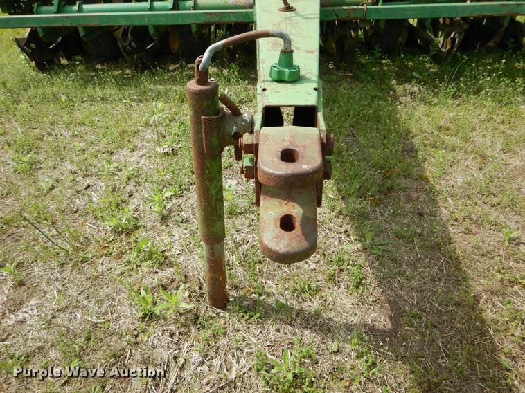 image for item DE8384 John Deere 7200 Max Emerge 2 planter