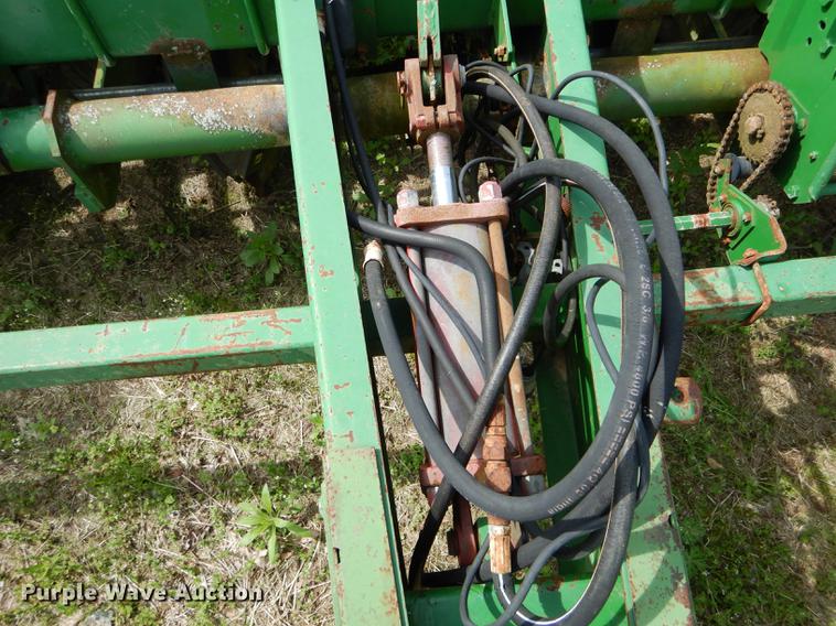 image for item DE8384 John Deere 7200 Max Emerge 2 planter