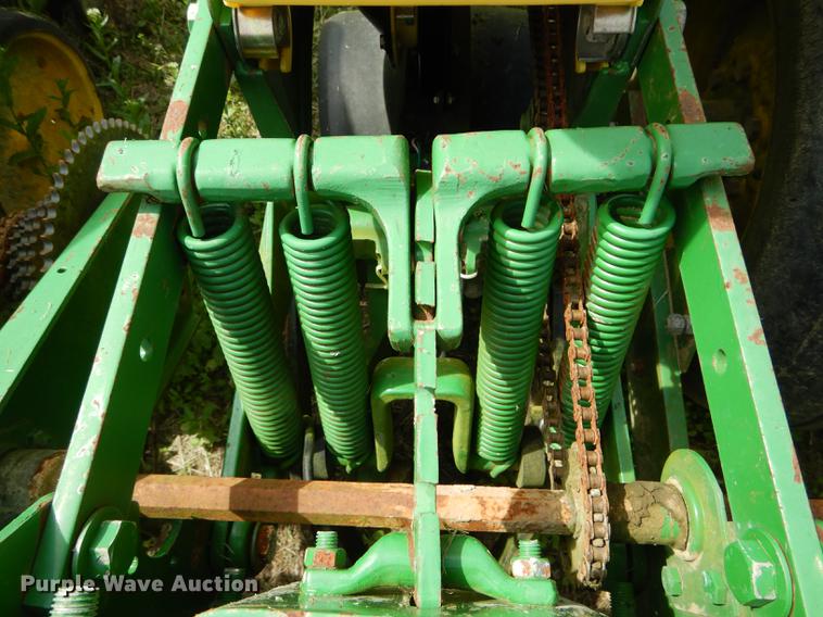 image for item DE8384 John Deere 7200 Max Emerge 2 planter