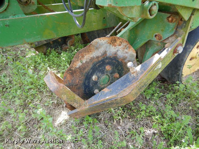image for item DE8384 John Deere 7200 Max Emerge 2 planter