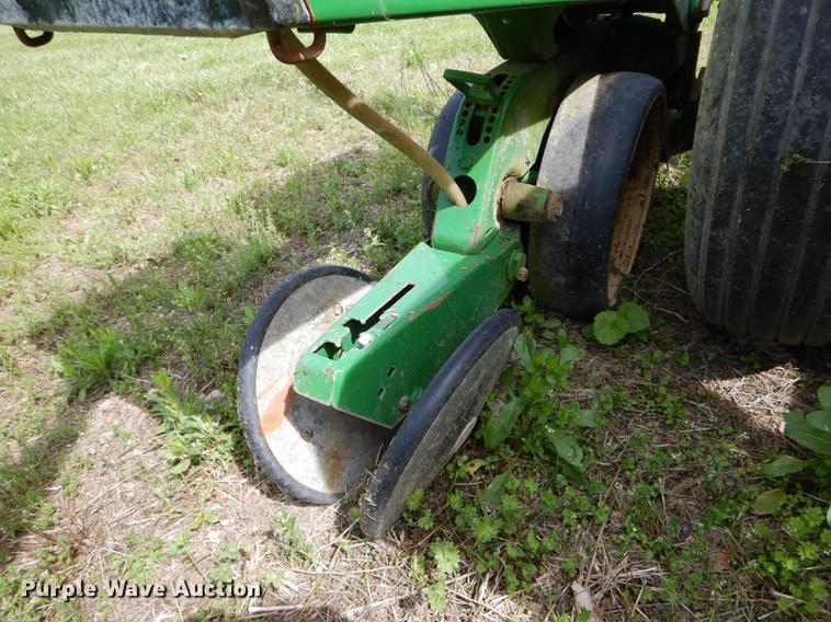 image for item DE8384 John Deere 7200 Max Emerge 2 planter