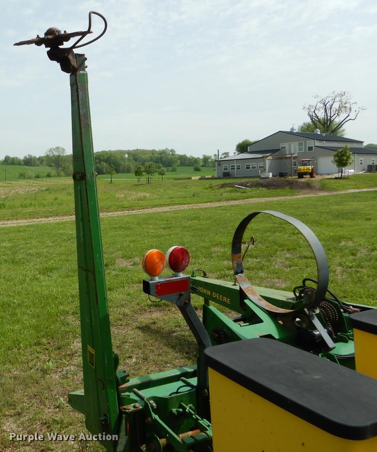 image for item DE8384 John Deere 7200 Max Emerge 2 planter