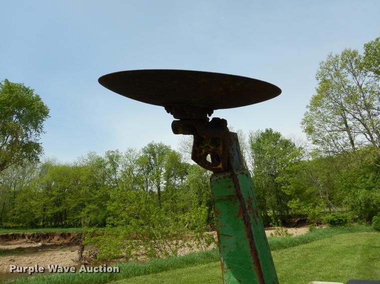 image for item DE8384 John Deere 7200 Max Emerge 2 planter