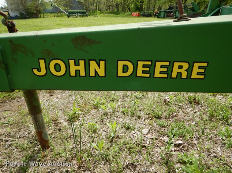 image for item DE8384 John Deere 7200 Max Emerge 2 planter