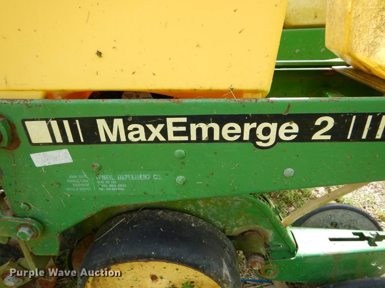 image for item DE8384 John Deere 7200 Max Emerge 2 planter