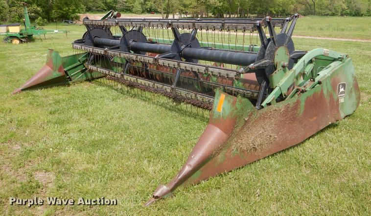 image for item DE8385 John Deere 216 platform head