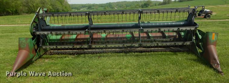 image for item DE8385 John Deere 216 platform head