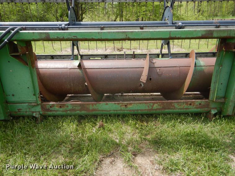 image for item DE8385 John Deere 216 platform head