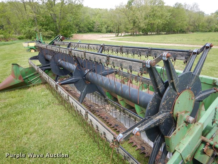 image for item DE8385 John Deere 216 platform head