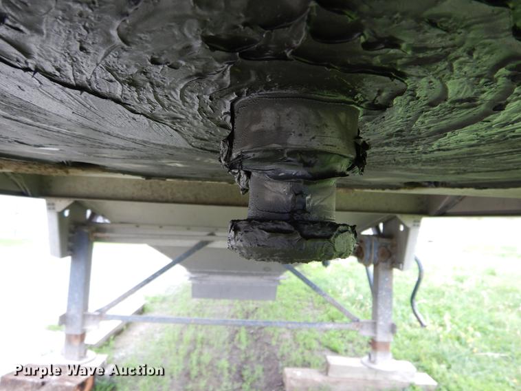 image for item DE8391 2002 Corn Husker double hopper bottom grain trailer