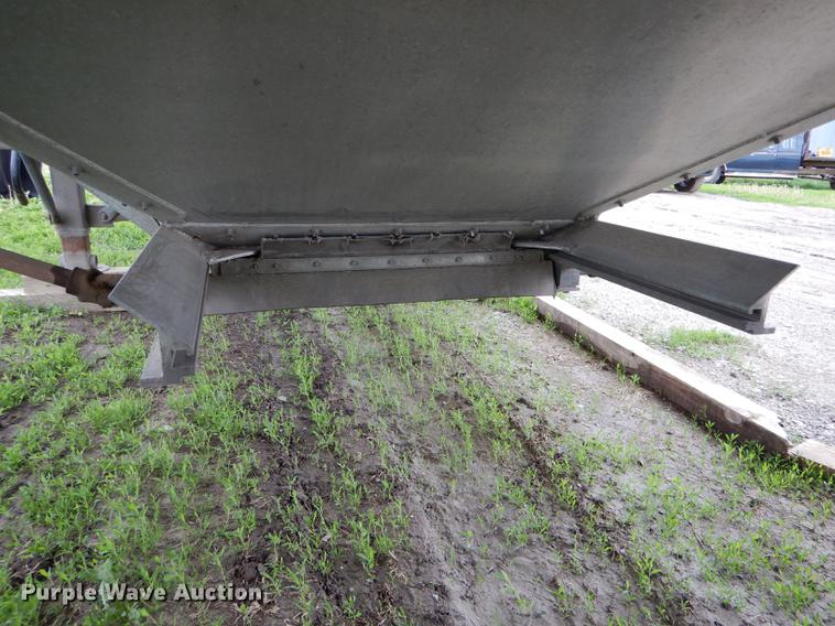 image for item DE8391 2002 Corn Husker double hopper bottom grain trailer