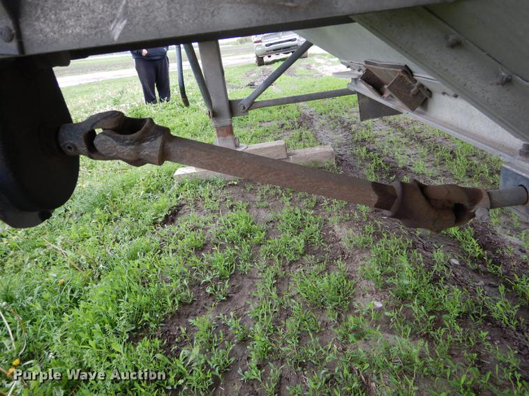 image for item DE8391 2002 Corn Husker double hopper bottom grain trailer