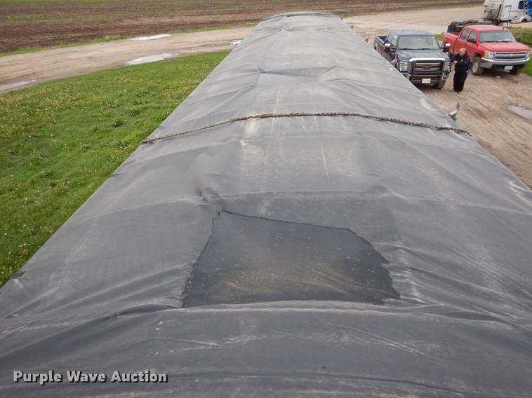 image for item DE8391 2002 Corn Husker double hopper bottom grain trailer