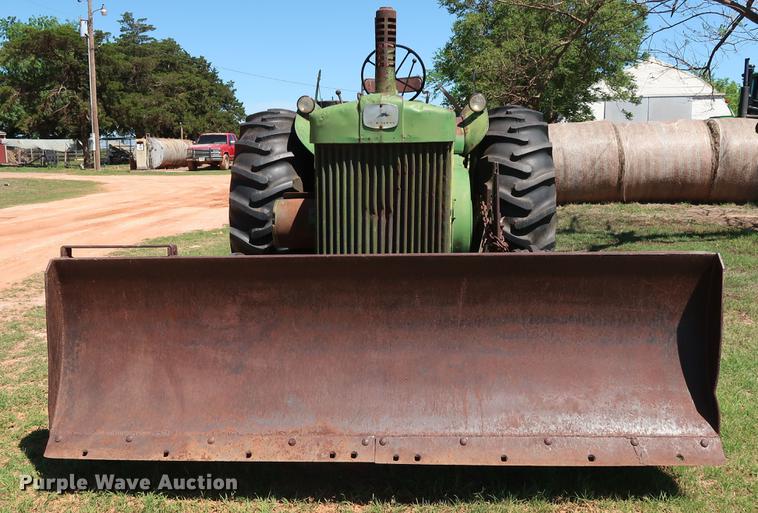 image for item DF4423 1954 John Deere R tractor