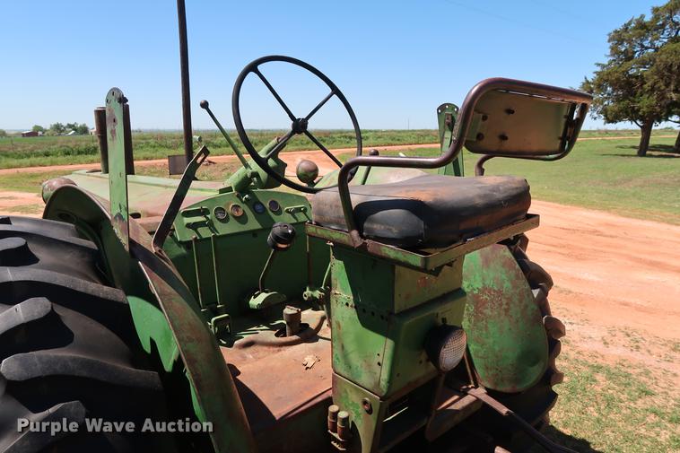 image for item DF4423 1954 John Deere R tractor