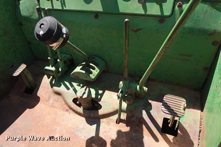 image for item DF4423 1954 John Deere R tractor