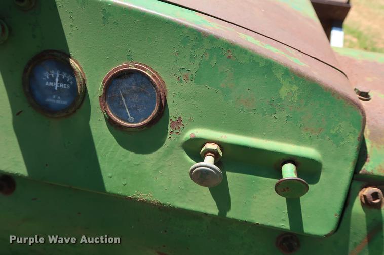 image for item DF4423 1954 John Deere R tractor