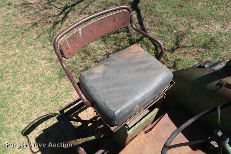 image for item DF4423 1954 John Deere R tractor