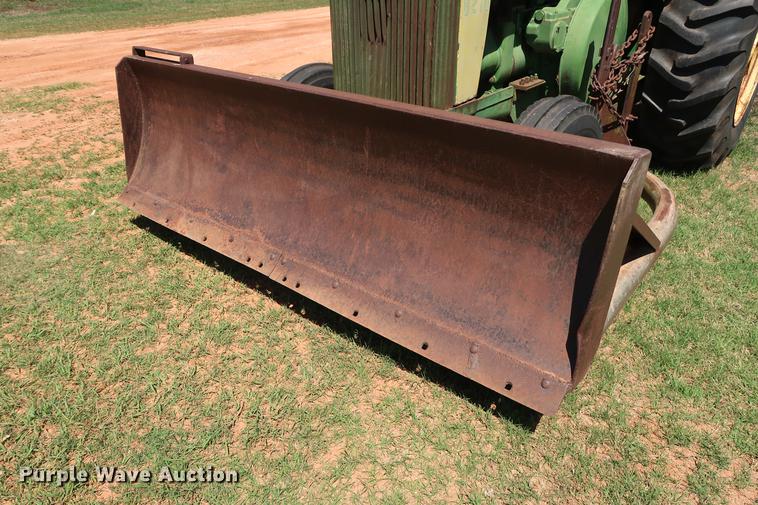 image for item DF4423 1954 John Deere R tractor