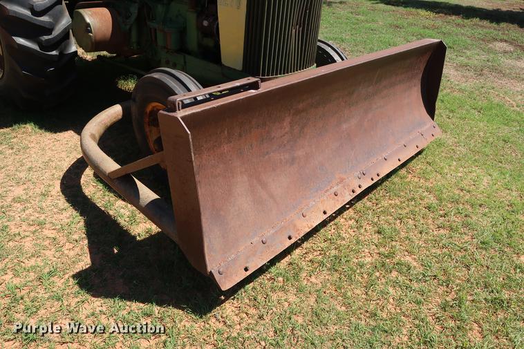 image for item DF4423 1954 John Deere R tractor