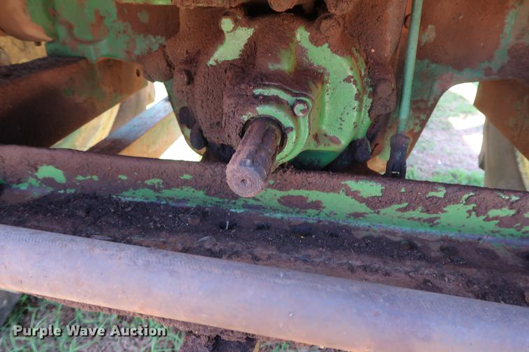 image for item DF4423 1954 John Deere R tractor