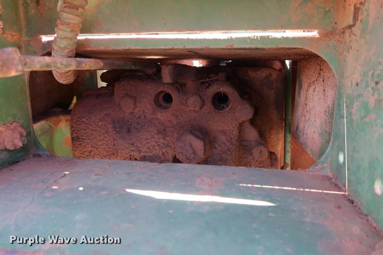 image for item DF4423 1954 John Deere R tractor