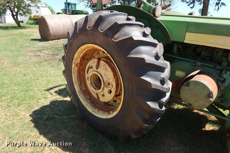 image for item DF4423 1954 John Deere R tractor