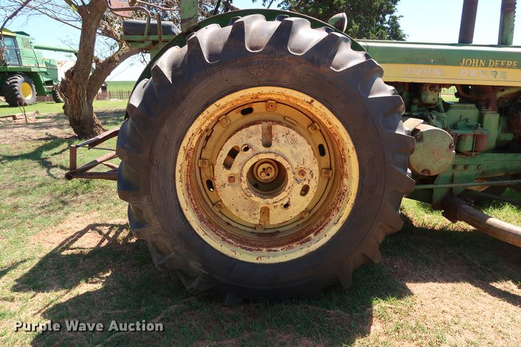 image for item DF4423 1954 John Deere R tractor