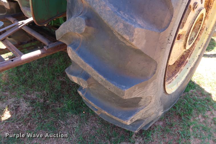 image for item DF4423 1954 John Deere R tractor