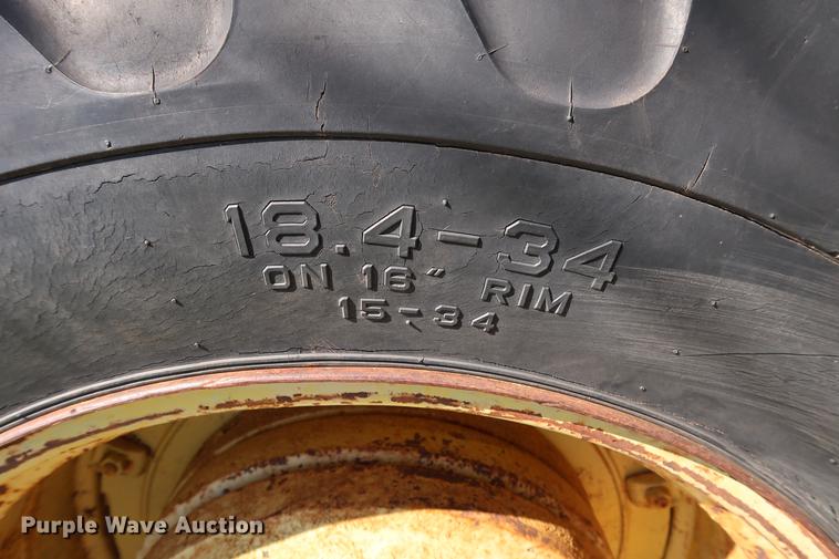 image for item DF4423 1954 John Deere R tractor