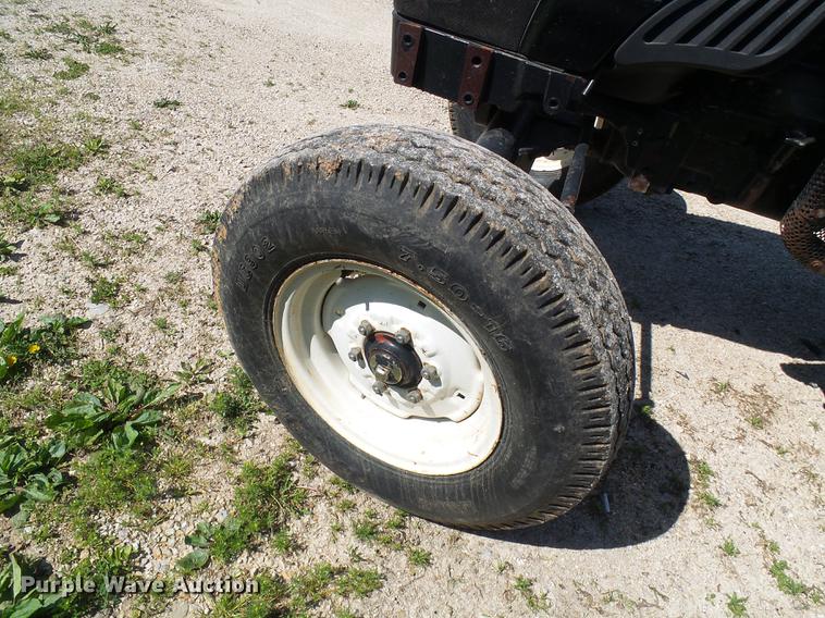 image for item DF7292 2004 New Holland TN60A tractor
