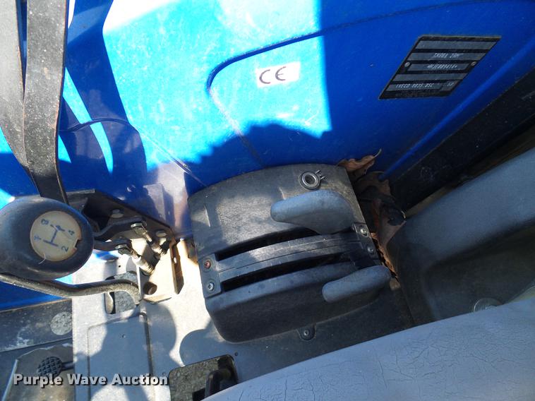 image for item DF7292 2004 New Holland TN60A tractor