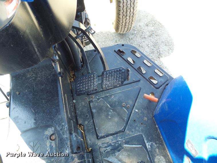 image for item DF7292 2004 New Holland TN60A tractor