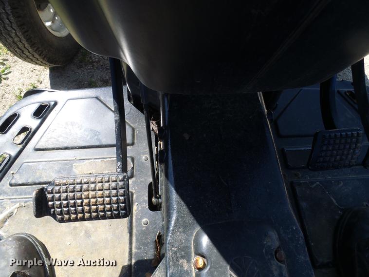 image for item DF7292 2004 New Holland TN60A tractor