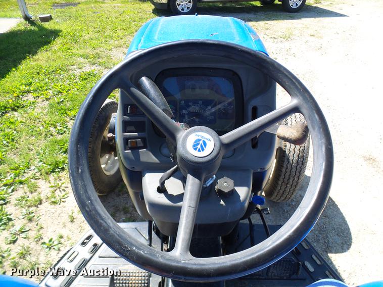 image for item DF7292 2004 New Holland TN60A tractor