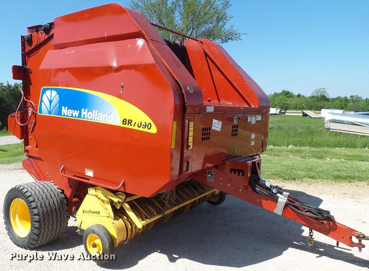 image for item DF7293 2008 New Holland BR7090 round baler
