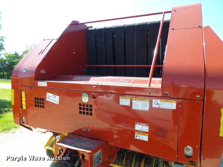 image for item DF7293 2008 New Holland BR7090 round baler
