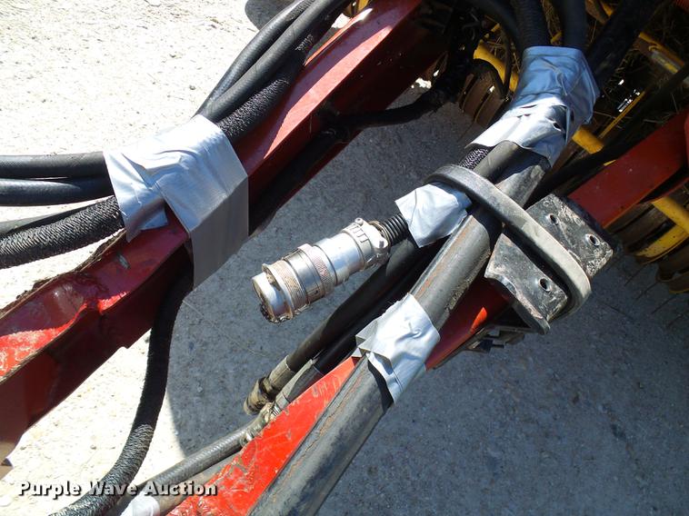 image for item DF7293 2008 New Holland BR7090 round baler