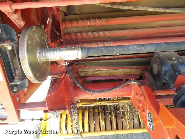 image for item DF7293 2008 New Holland BR7090 round baler