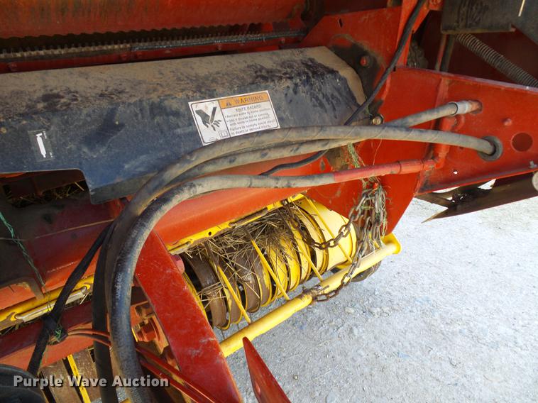 image for item DF7293 2008 New Holland BR7090 round baler